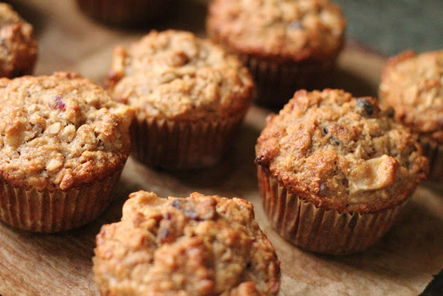 Banana, apple and oatmeal muffins 