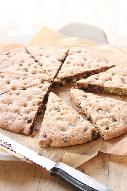 Giant Chocolate Chip Cookie