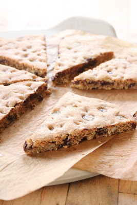 Giant Chocolate Chip Cookie