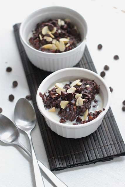 Dark chocolate and peanut butter oatmeal