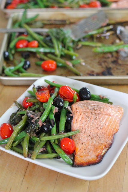 Baked salmon with green beans from eatgood4life.com