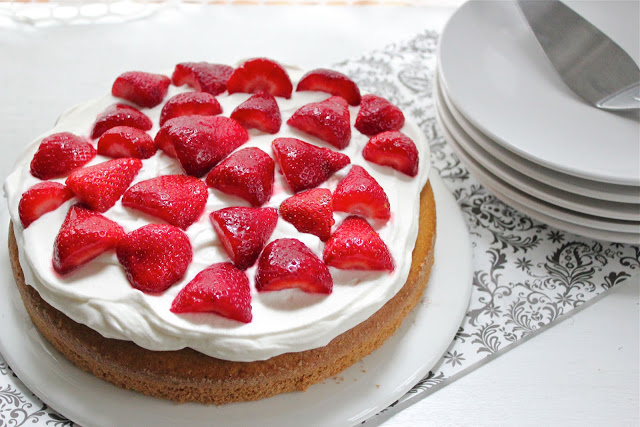 Strawberry cake from eatgood4life.com