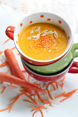 Curried coconut and carrot soup