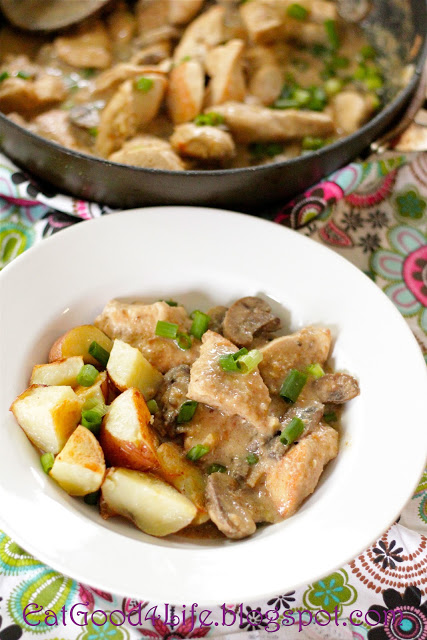 Spanish chicken with almond sauce 