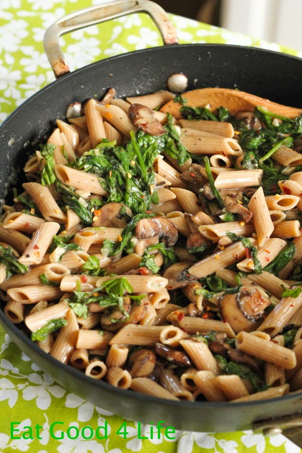 Creamy mushroom and spinach pasta 