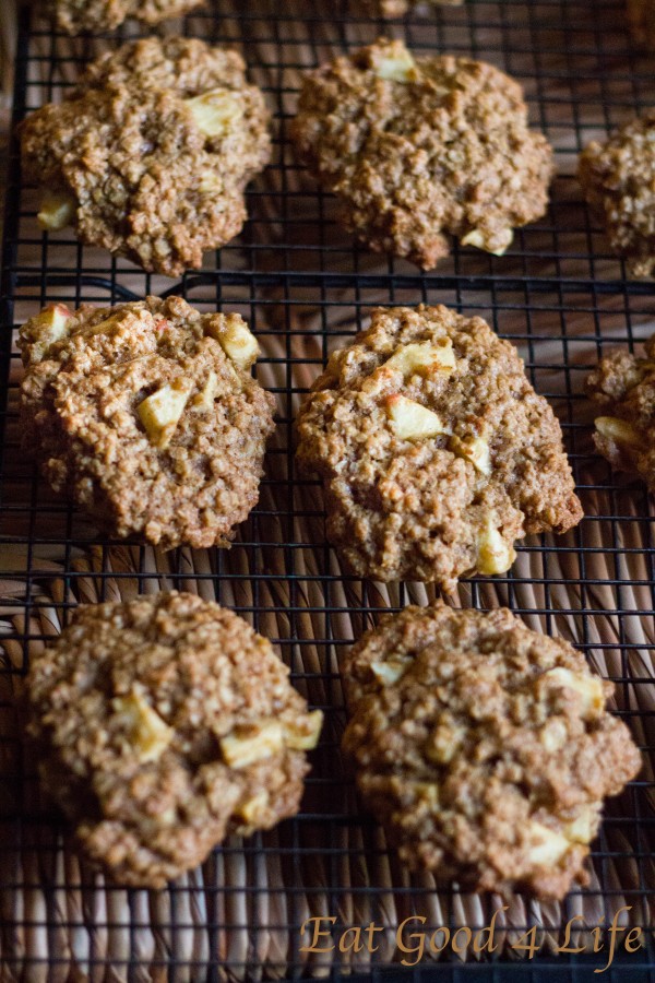 Apple and oatmeal cookies