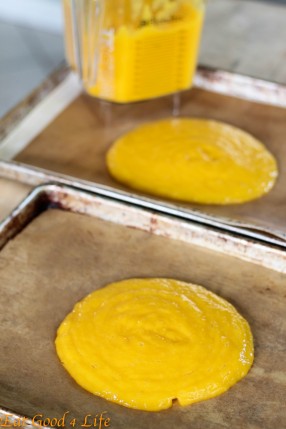 Homemade mango roll-ups: Eatgood4life.com