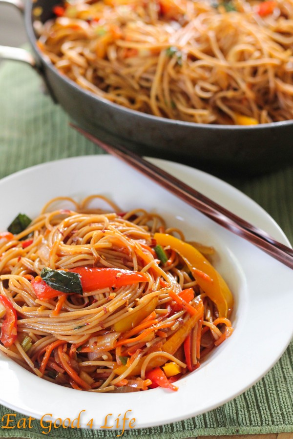 Vegetable lo mein