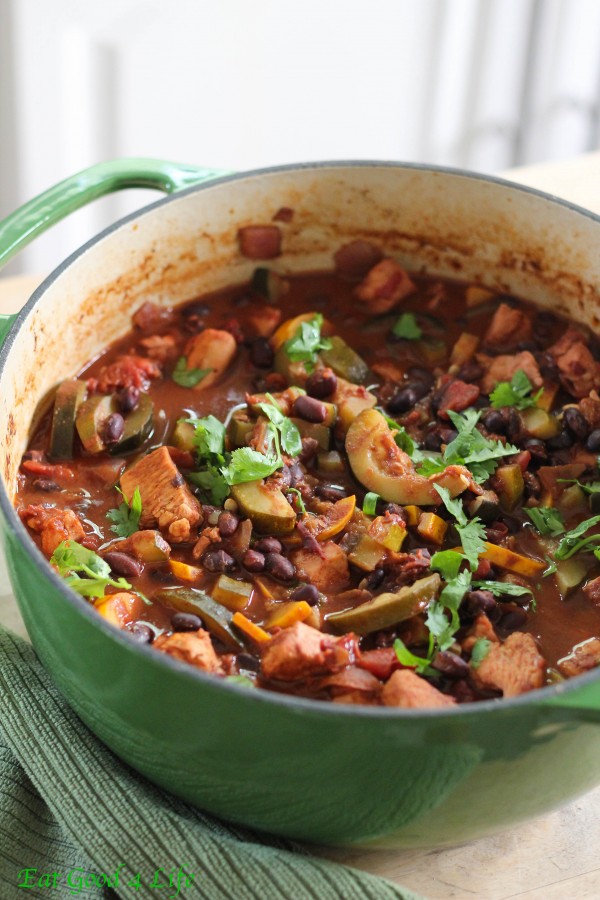 Chicken and zucchini chili