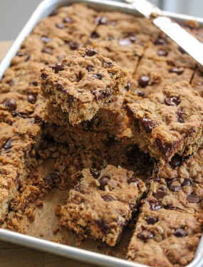 Dark chocolate and oatmeal cookie barsjpg1: Eatgood4life.com