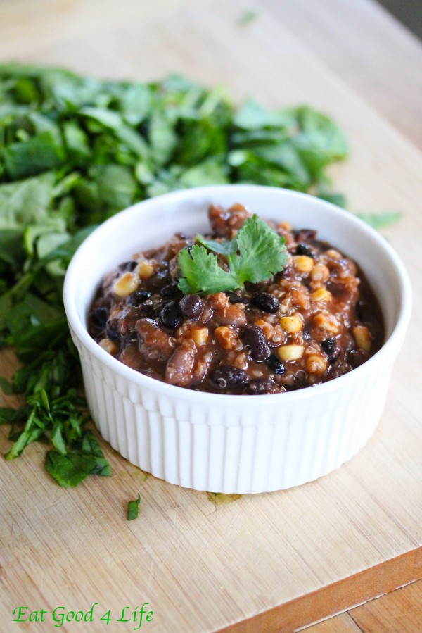 Slow cooker bean and quinoa chili  
