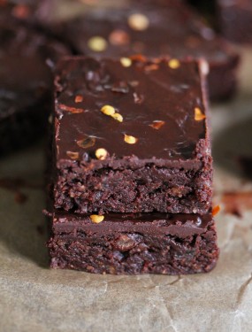 Raw chili brownies 6: Eatgood4life.com