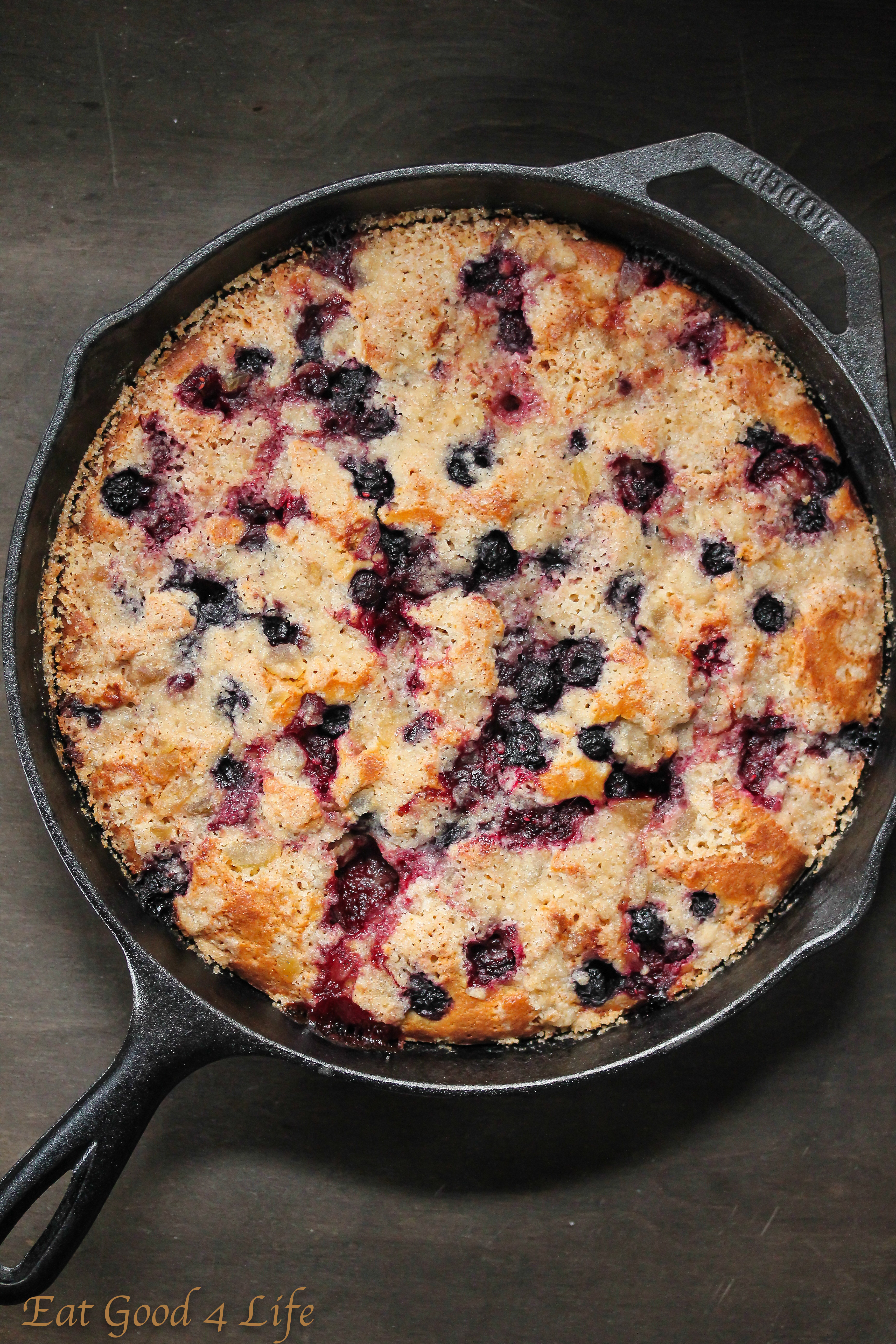 mixed berry and ginger crumb cast iron cake
