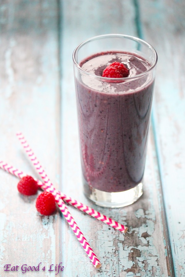 mixed berry smoothie