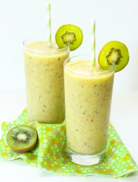 Kiwi and pineapple slushy