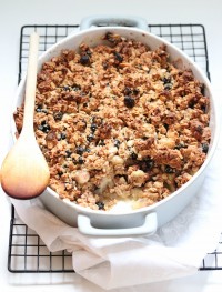 apple and blueberry crisp