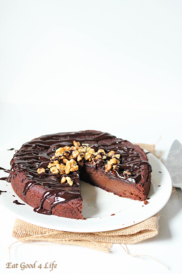 gluten free chocolate avocado cake