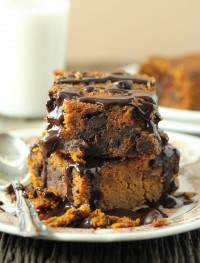 Gluten free pumpkin chocolate cake. Super easy, moist and delicious.