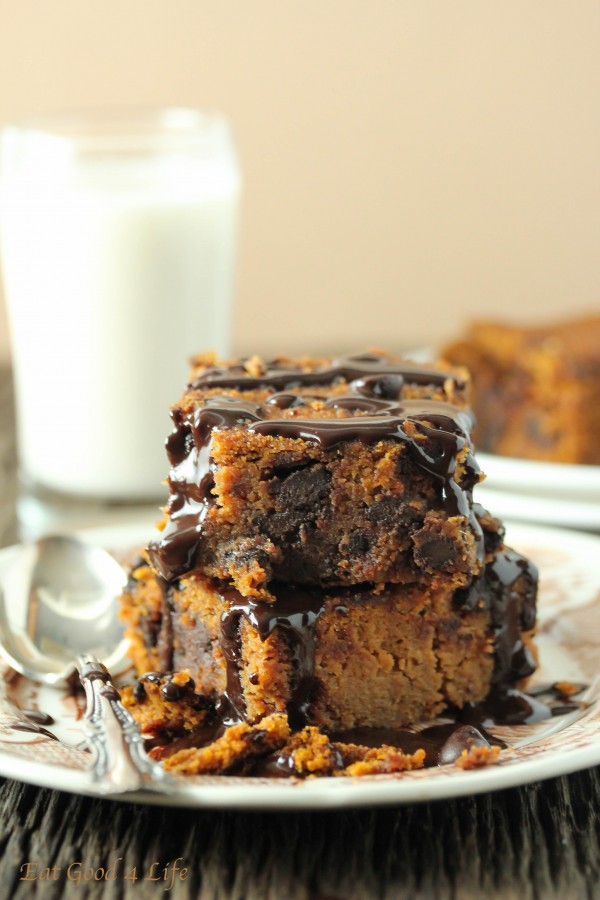 Gluten free pumpkin chocolate cake. Super easy, moist and delicious.