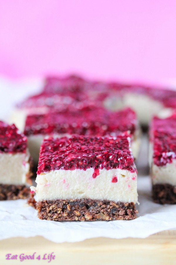 Raw vegan raspberry cheesecake