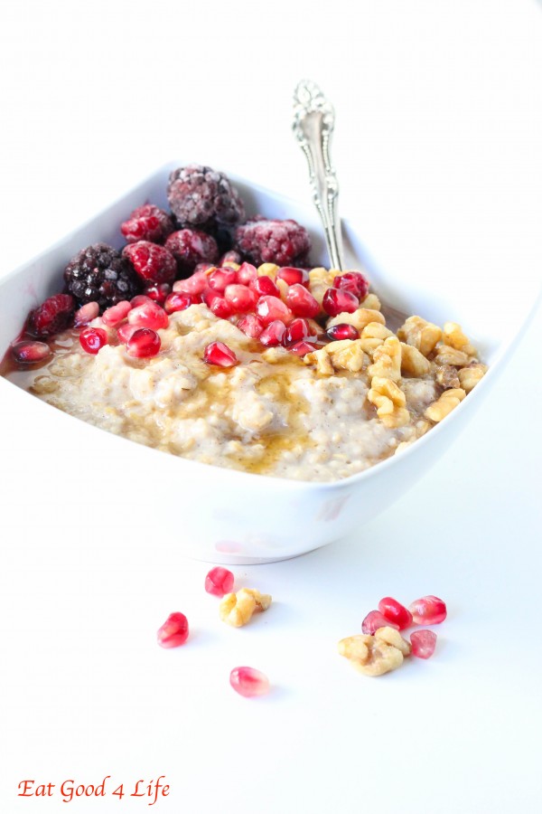 Berry pomegranate breakfast bowl. Gluten free and vegan