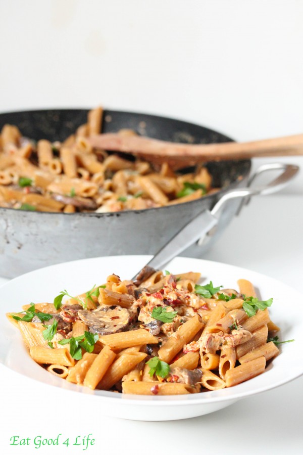 creamy-mushroom-sun-dried-tomato-pasta