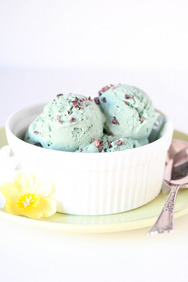 Spirulina vegan ice cream