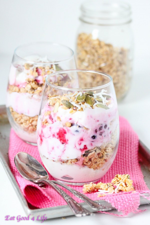 fruit and yogurt parfait