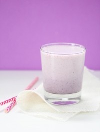 blueberry strawberry yogurt smoothie