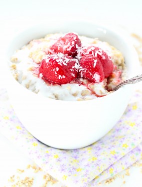 strawberries and cream steel cut oats