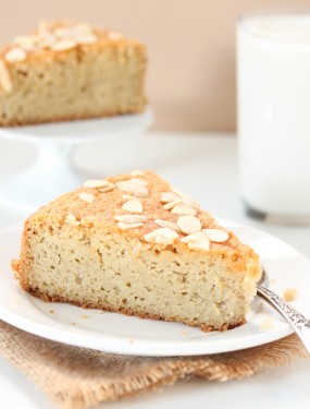 Gluten free almond cake