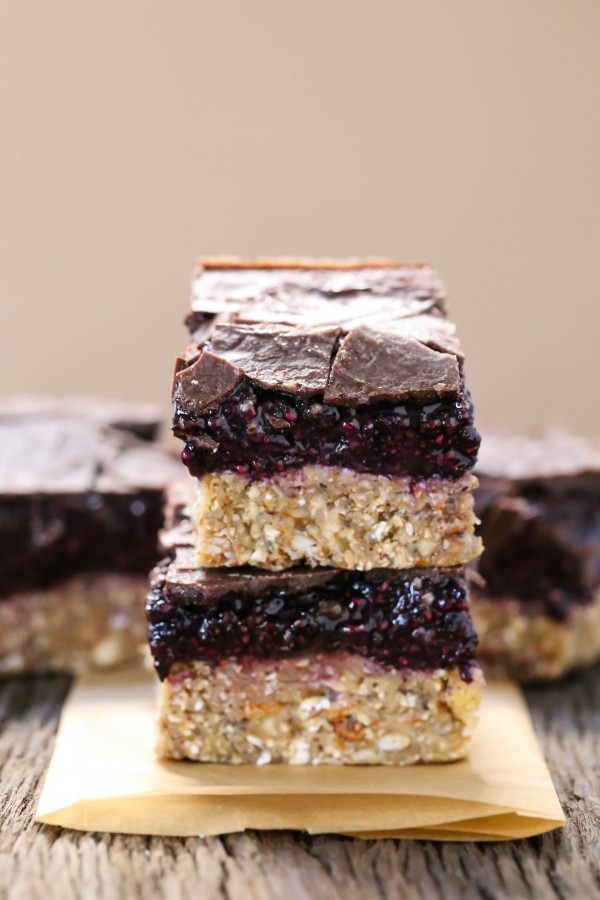 No bake blueberry chia jam bars