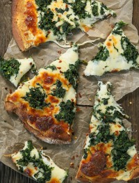 roasted garlic spinach white pizza | Eat Good 4 Life