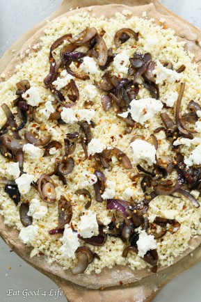 caramelized onion kale goat cheese pizza