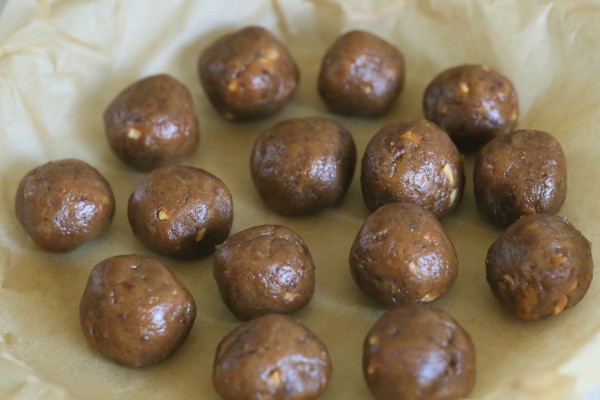 Caramel almond butter chocolate truffles | Eat Good 4 Life