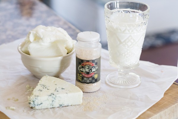 4 ingredient creamy blue cheese dressing 