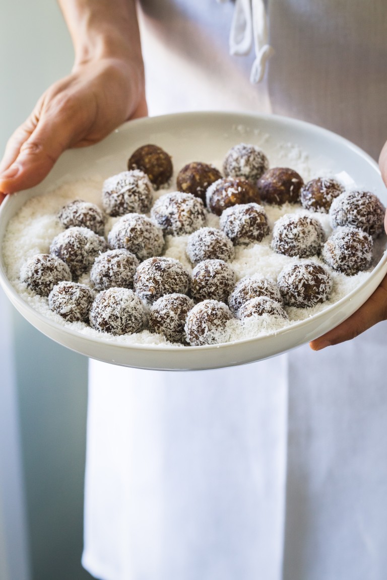 Coconut date bites Eat Good 4 Life