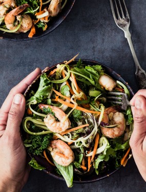 Shrimp kale zucchini salad | Eat Good 4 Life