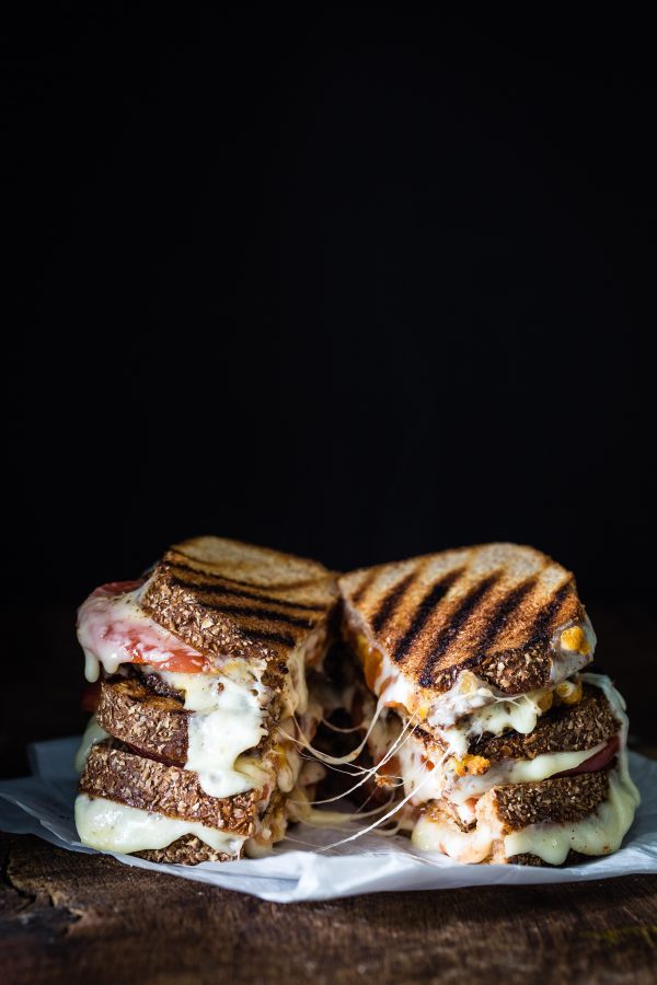 Grilled cheese tomato sandwich 