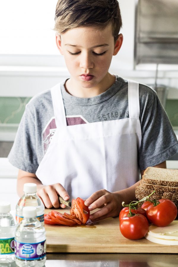 Grilled cheese tomato sandwich 