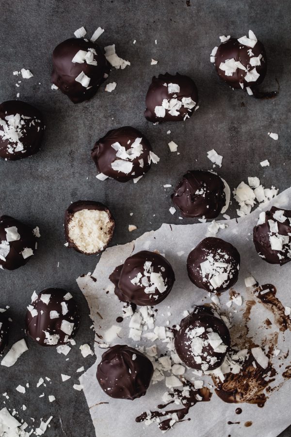 Dark chocolate mint coconut truffles | Eat Good 4 Life
