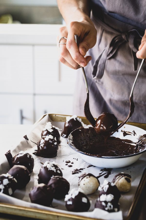 Dark chocolate mint coconut truffles | Eat Good 4 Life