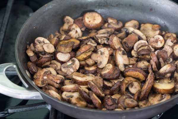 Caramelize mushroom arugula pizza | Eat Good 4 Life