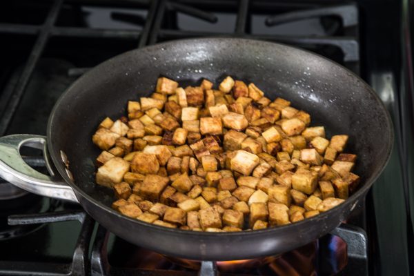 Caramelized tofu arugula salad with tahini dressing | Eat Good 4 Life