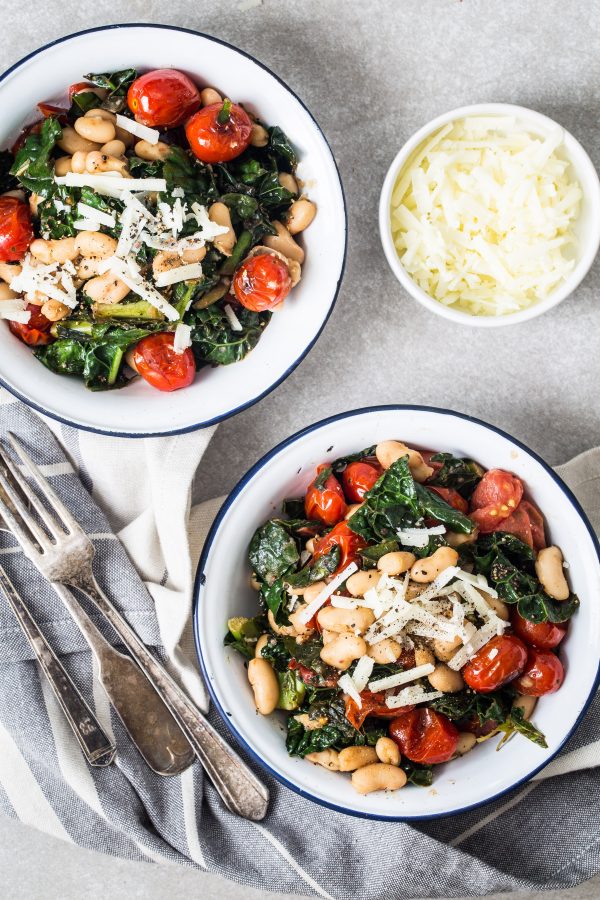 Caramelized tomatoes, white bean and kale salad | Eat Good 4 Life