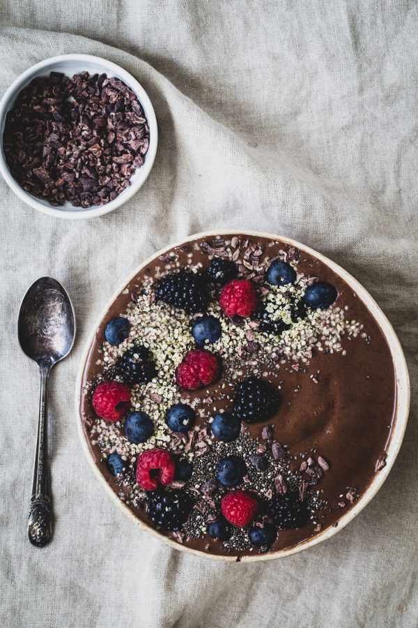 high protein chocolate smoothie bowl | Eat Good 4 Life