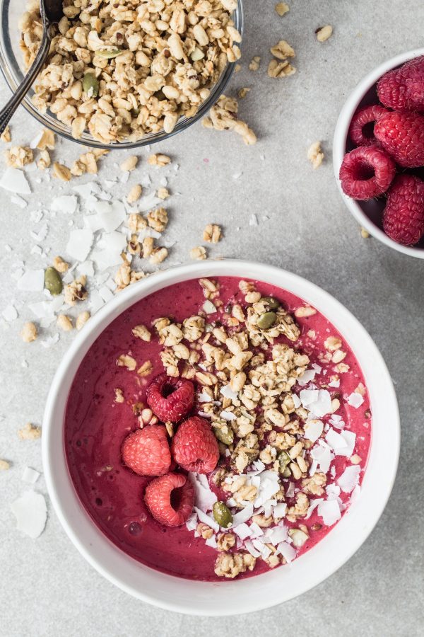 Raspberry smoothie bowl | Eat Good 4 Life